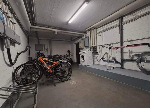 Waschküche u. Fahrradkeller - 