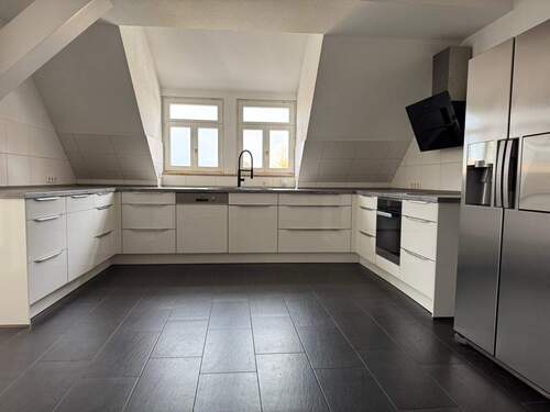 Küche mit EBK - Etagenwohnung mit 211,10 m² in Pirna zur Miete