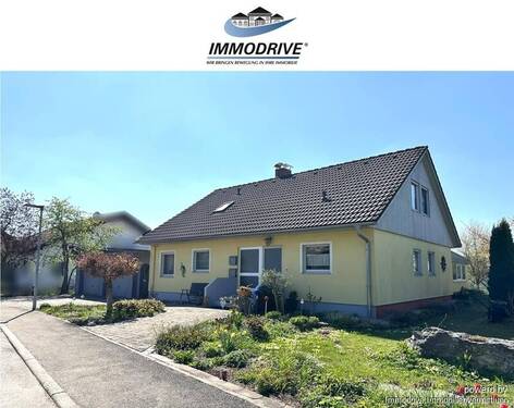 Willkommen - Freistehendes 1-2 Familienhaus mit D-Garage