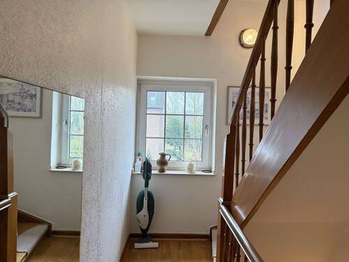 GEPFLEGTES TREPPENHAUS - 