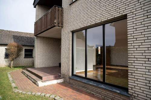 Zweifamilienhaus mit Garten - 7 Zimmer Mehrfamilienhaus, Wohnhaus in Alfhausen