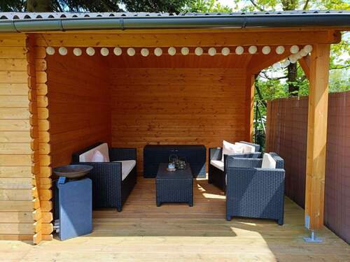 Gartenhaus mit Freisitz - 