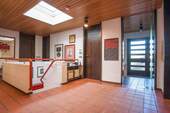 Zentrale Diele - 5 Zimmer Doppelhaushälfte zum Kaufen in Erlangen