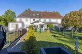 Blick zum Haus vom Garten aus I.jpg - 