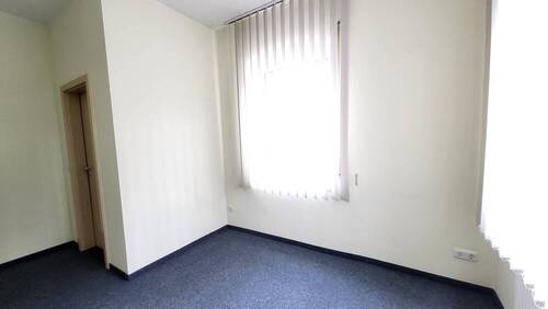 Eingangsbereich - In zentraler Lage: Gepflegte Büro-Praxisfläche