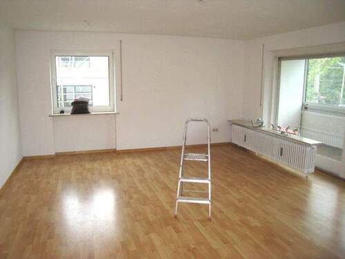 Wohnzimmer vorher - 2 Zimmer Etagenwohnung in München