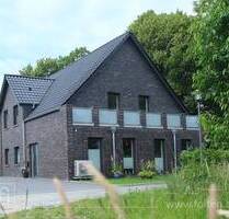 Sehr schöne, moderne Haushälfte mit überdacher Terrasse und Balkon - Leer (Ostfriesland) Heisfelde