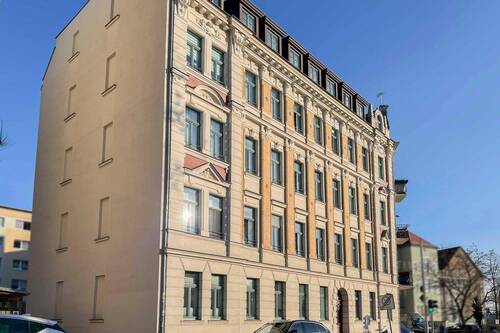 Hausansicht - Attraktive 1-Raum-Dachgeschosswohnung in Leipzig-Möckern