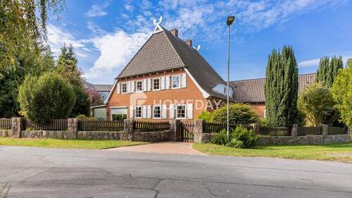 Außenansicht 1 - Ein Zuhause mit Charme und Atmosphäre - ländliche Eleganz mit moderner Substanz und viel Platz