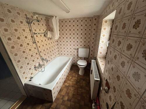 Fensterbad / WC / Wanne EG - 