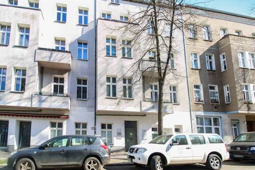 Gebäudeansicht - 4 Zimmer Etagenwohnung in Berlin