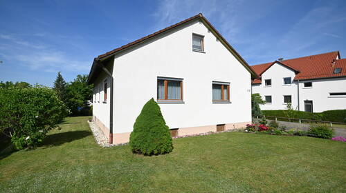 Großes Grundstück - 5 Zimmer Einfamilienhaus zum Kaufen in Sengenthal