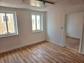 Wohnzimmer.jpg - 3 Zimmer kernsaniert im Herzen von Mühldorf