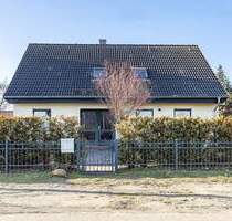 Charmantes Einfamilienhaus mit Einliegerwohnung nahe Koppelgraben - Berlin Blankenfelde