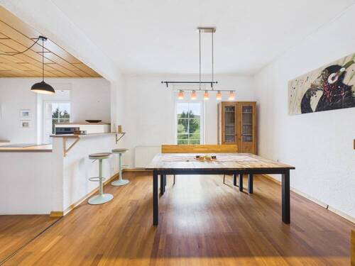Essen mit Blick in Garten EG - Einfamilienhaus mit 151,70 m&sup2; in Saarbrücken / Altenkessel zum Kaufen