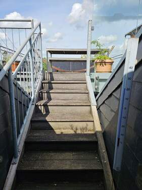 Treppe zur Terrasse - 