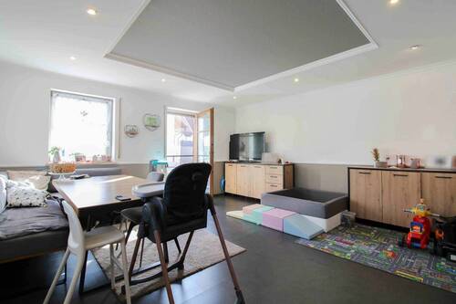 Ess- und Wohnzimmer (1) - 5 Zimmer Terrassenwohnung zum Kaufen in Fischach