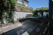 Hinter dem Haus - 