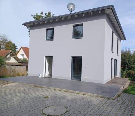 Südansicht - 7 Zimmer Einfamilienhaus zum Kaufen in Burglengenfeld