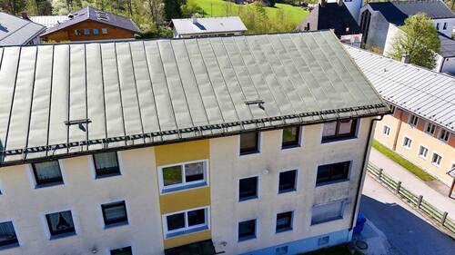 Das Haus von Außen - 4 Zimmer Etagenwohnung in Bischofswiesen