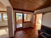 Essbereich mit Zugang zum Balkon - 