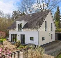 Neuwertiges Massivhaus in idyllischer Lage - Wohnen mit Stil und Privatsphäre - Großhansdorf