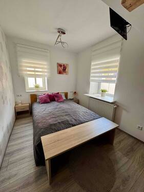 Doppelzimmer - 6 Zimmer Mehrfamilienhaus, Wohnhaus in Mühlberg/Elbe