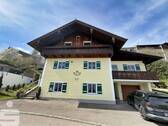 Straßenansicht - EFH mit Einliegerwohnung in Anger