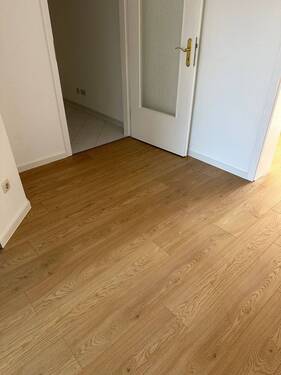 helles Wohnzimmer - Etagenwohnung mit 43,10 m² in Zwickau zur Miete