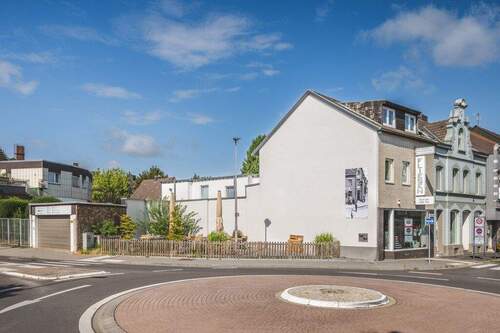 Blick vom Kreisverkehr - 5 Zimmer Mehrfamilienhaus, Wohnhaus zum Kaufen in Herzogenrath / Kohlscheid