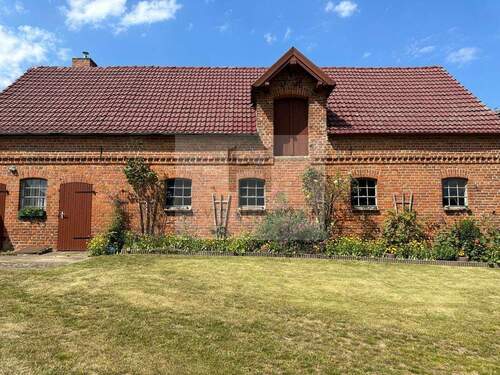 Ehemaliges Stallgebäude - Einfamilienhaus mit 158,00 m&sup2; in Plau am See zum Kaufen