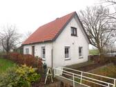Front - Charmantes Haus mit viel Gestaltungspotential