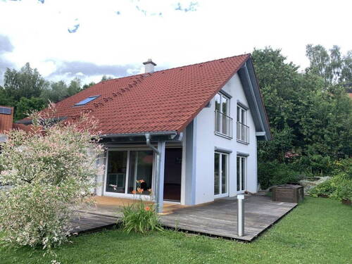 Außenansicht - Möbliert: Stilvoll eingerichtetes Einfamilienhaus in Greifenberg a. Ammersee