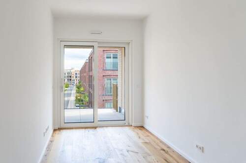 Schlazimmer - +++ Modernes Wohnen am Wasser - 3-Raumwohnung mit Loggia und traumhaftem Elbblick +++