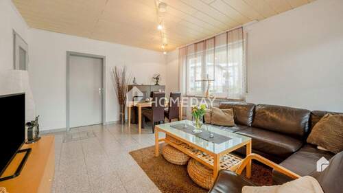 Wohnzimmer 2 - 4 Zimmer Etagenwohnung in Neckartenzlingen