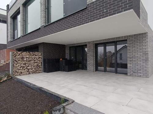 Frontansicht - 2,5 Zimmer im Erdgeschoss * Neubau * hochwertig * mit Terrasse