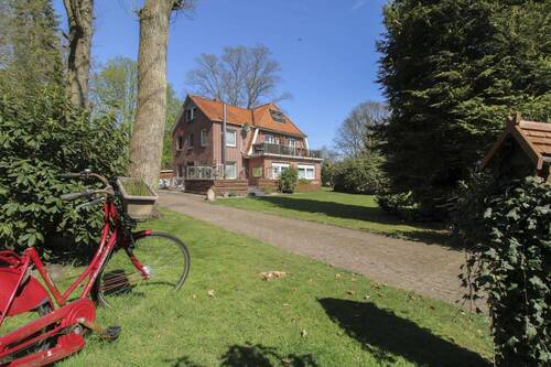 Titelbild - Grün!Großzügig!Gestaltbar! Zweifamilienhaus mit Parkcharakter in herrlicher Feldrandlage von Wingst