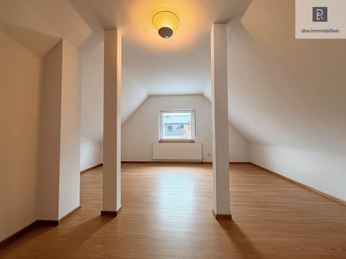 Zimmer - DG straßenseitig - 