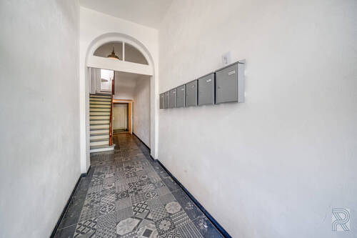 Hausflur - Mehrfamilienhaus, Wohnhaus mit 282,20 m&sup2; in Stolberg (Rheinland) zum Kaufen