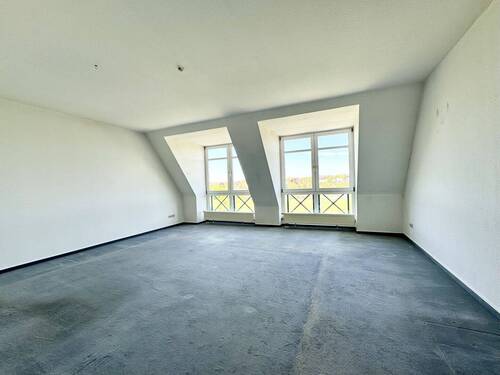 Wohnzimmer - Leerstehend mit Potenzial! 
