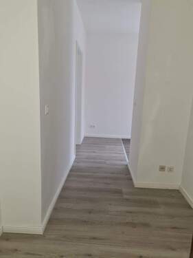 Flur - 2 Zimmer Etagenwohnung zur Miete in Magdeburg