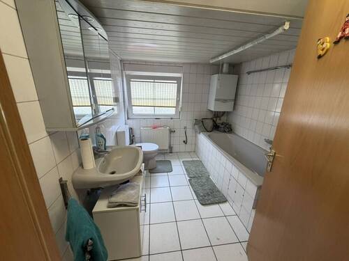 Bad - Doppelhaushälfte mit 121,00 m&sup2; in Kerpen zum Kaufen