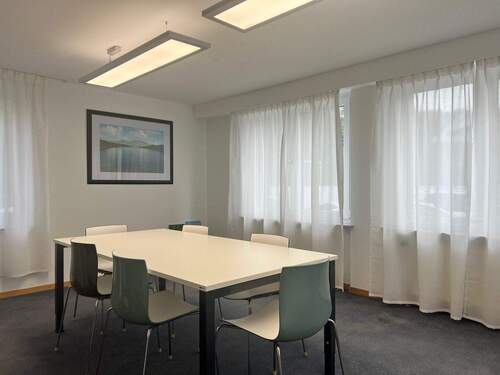 Büro / Besprechung - 