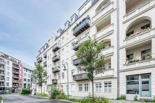 Hausansicht - 4 Zimmer Etagenwohnung zum Kaufen in Berlin