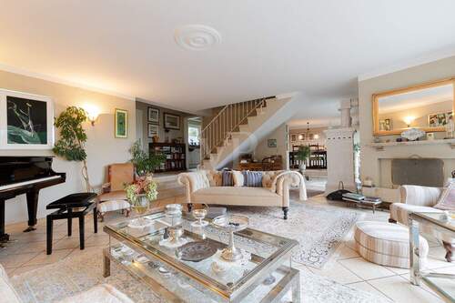 Wohnzimmer - 6 Zimmer Einfamilienhaus in Glashütten