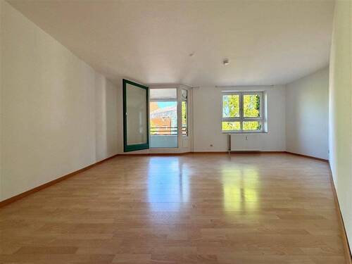 Großzügiges Schlaf- und Arbeitszimmer (1) - 