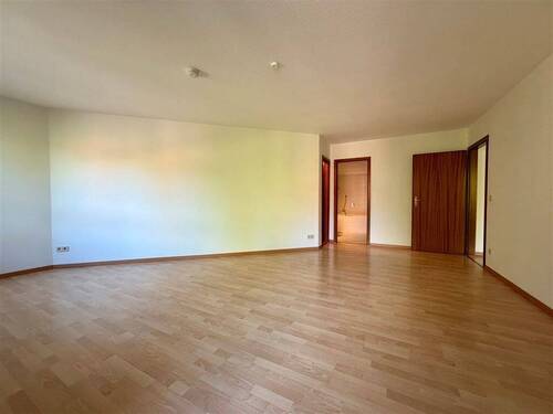 Großzügiges Schlaf- und Arbeitszimmer (2) - 
