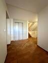 Hauseingang Aufzug und Treppenhaus - 