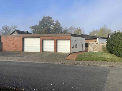 Garagengebäude - 4 Zimmer Einfamilienhaus in Lembruch
