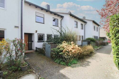 Hausansicht - 4 Zimmer Reihenmittelhaus zum Kaufen in Haar